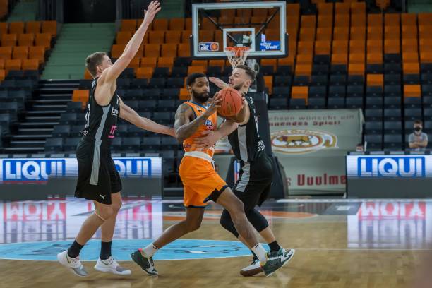 手长传的后 手长传的后