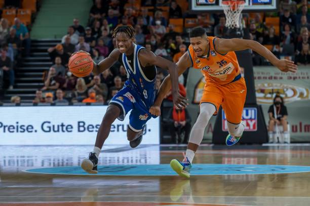 提供更深入 提供更深入