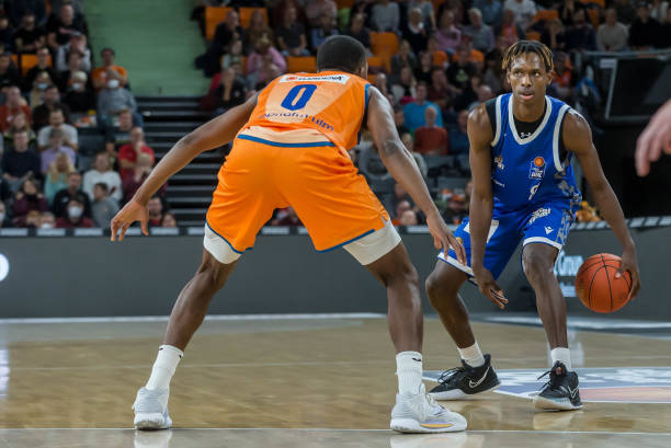 下是球队努 下是球队努