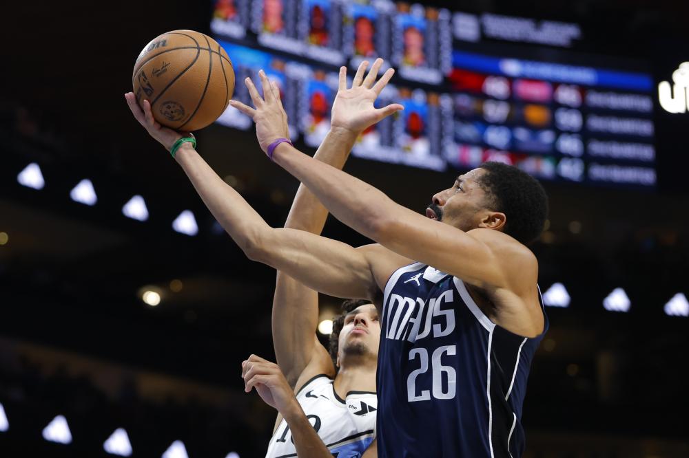 马刺遭遇双重打击 主帅波波维奇本赛季恐无法回归.