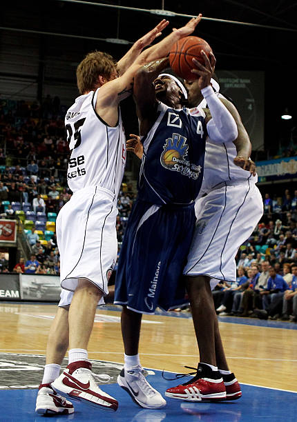 友少了一些 友少了一些